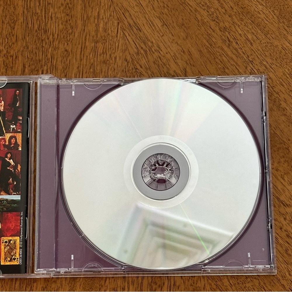 Queen CD - Picture 4 of 4